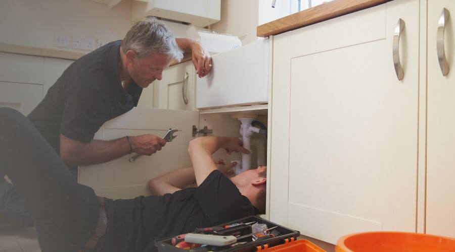 Expert burst pipe repair services in Smithville, AR